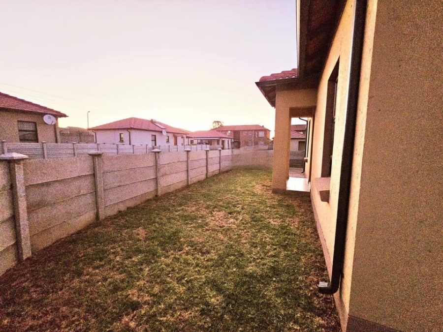 2 Bedroom Property for Sale in Waterval East North West